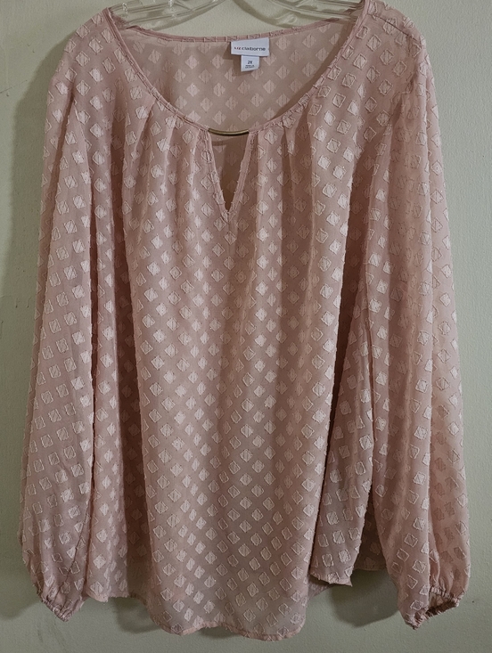 Liz Claiborne Tops - Liz Claiborne Blush Pink Textured Peasant Tunic